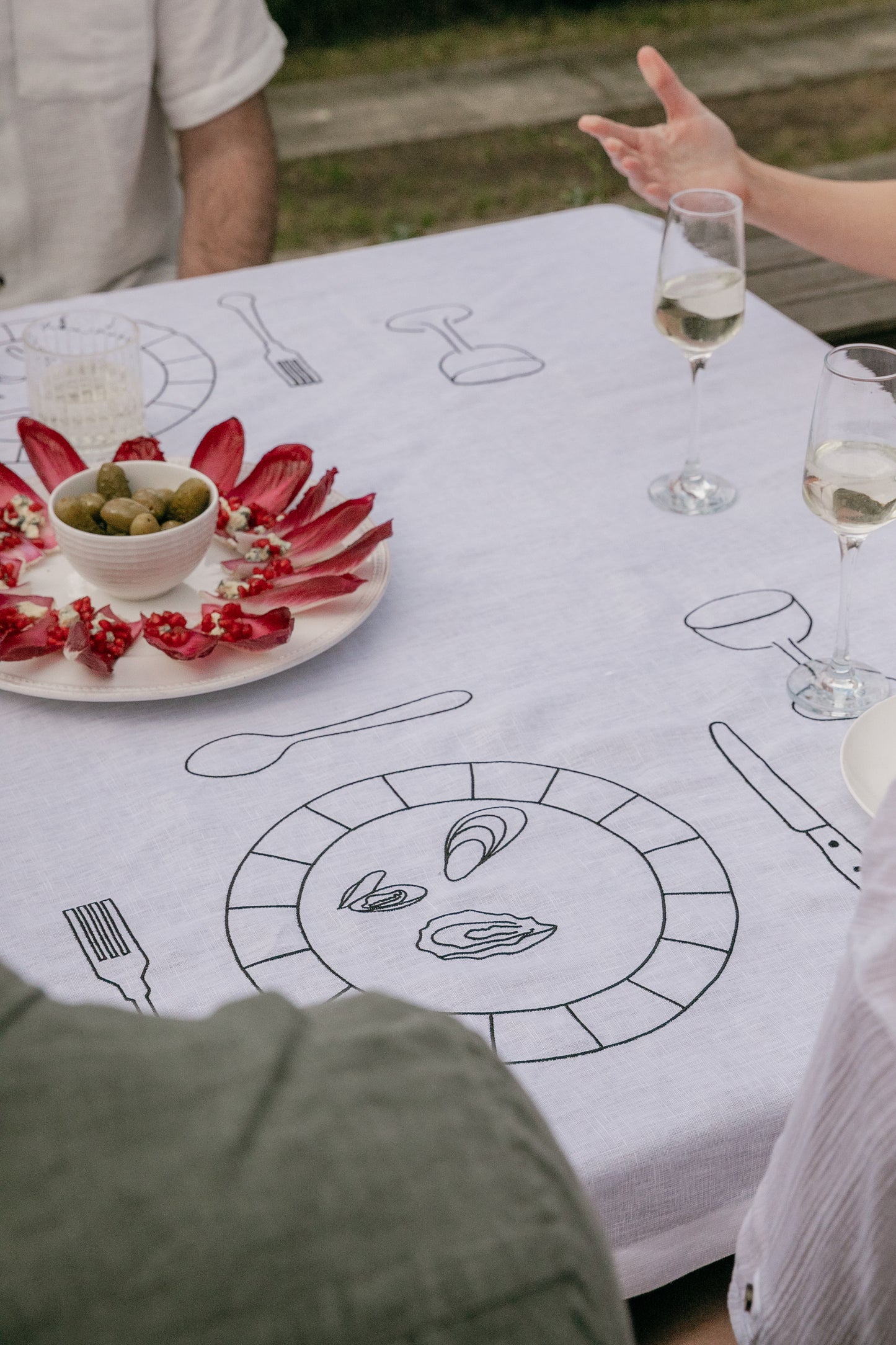 White Soirée 100% Linen Embroidered Tablecloth