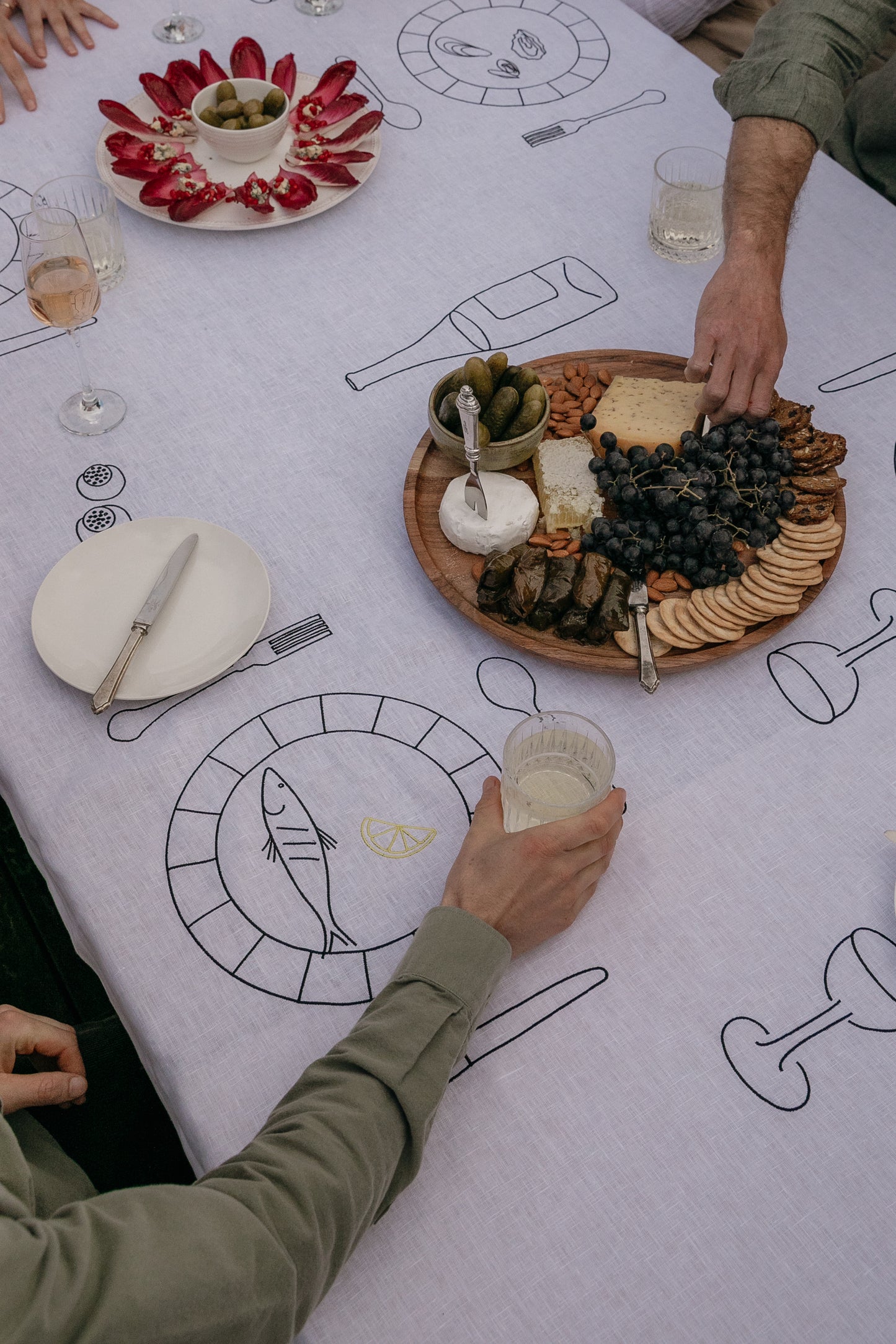 White Soirée 100% Linen Embroidered Tablecloth